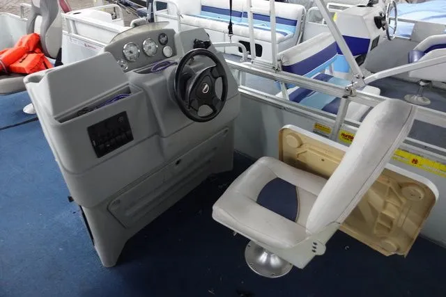 Slide: The Image of Sun Tracker 25 Party Barge 1995 - 11