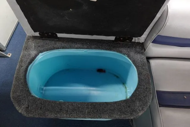 Slide: The Image of Sun Tracker 25 Party Barge 1995 - 15