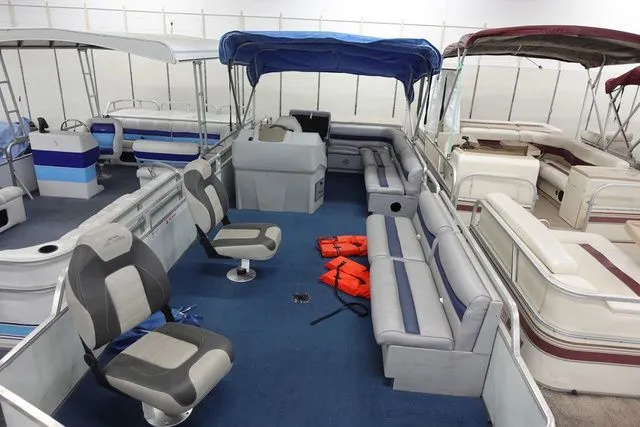 Slide: The Image of Sun Tracker 25 Party Barge 1995 - 4