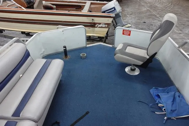 Slide: The Image of Sun Tracker 25 Party Barge 1995 - 5