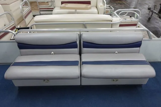 Slide: The Image of Sun Tracker 25 Party Barge 1995 - 6