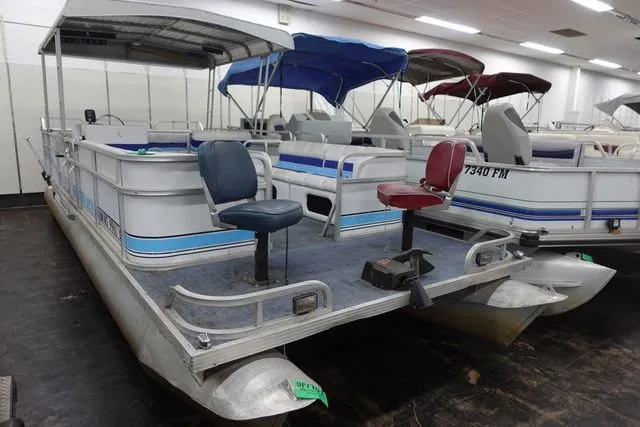 The Image of Manitou 24 SN 1992 - 1