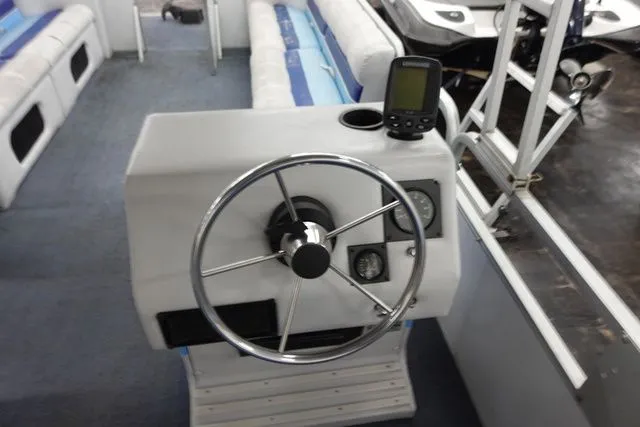 Slide: The Image of Manitou 24 SN 1992 - 10