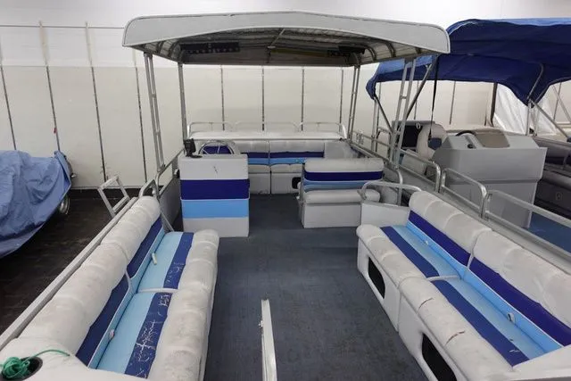 Slide: The Image of Manitou 24 SN 1992 - 4