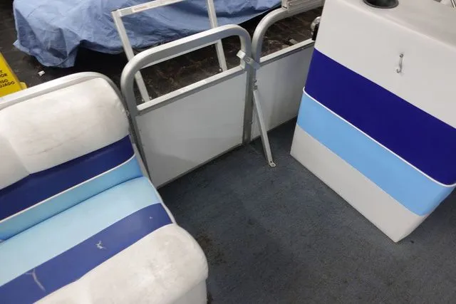 Slide: The Image of Manitou 24 SN 1992 - 7