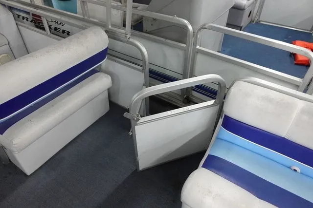 Slide: The Image of Manitou 24 SN 1992 - 8