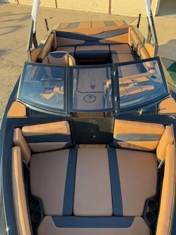 Slide: The Image of Axis Wake Research T220 2025 - 12