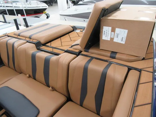 Slide: The Image of Malibu Wakesetter 22 LSV 2023 - 4