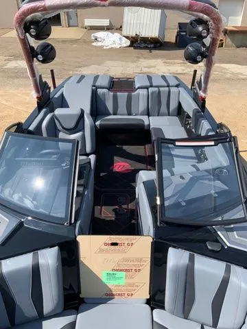 Slide: The Image of Malibu Wakesetter 22 LSV 2025 - 10