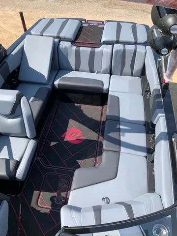 Slide: The Image of Malibu Wakesetter 22 LSV 2025 - 11