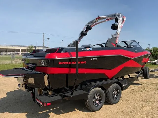 Slide: The Image of Malibu Wakesetter 22 LSV 2025 - 3