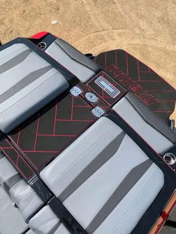 Slide: The Image of Malibu Wakesetter 22 LSV 2025 - 7