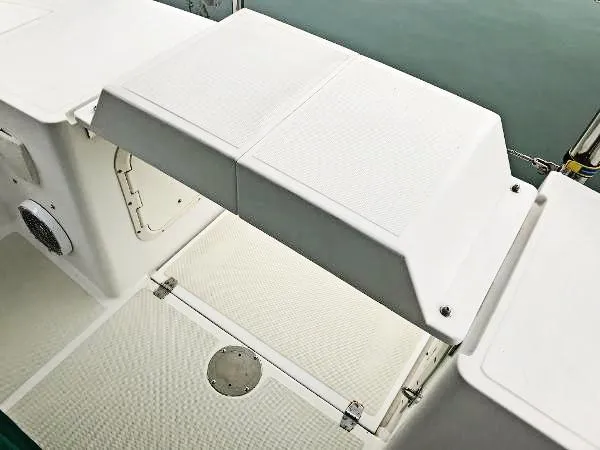 Slide: The Image of Removable Helm Seat - 23