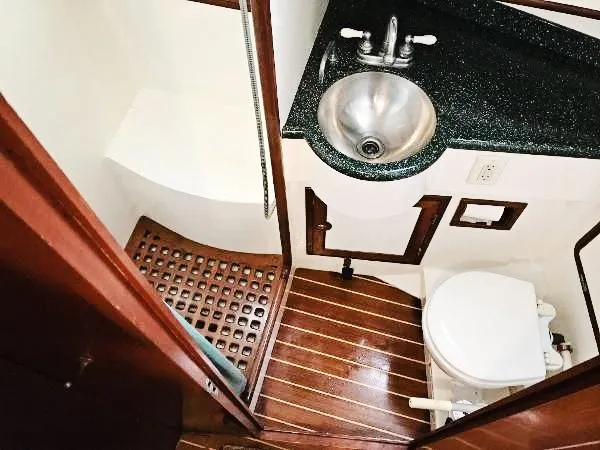 Slide: The Image of Fwd Head with Stall Shower - 30