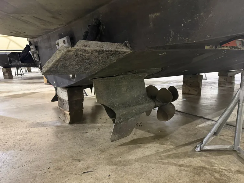 Slide: The Image of Underside of a 2008 Tiara Yachts 4300 Sovran with propeller. - 36