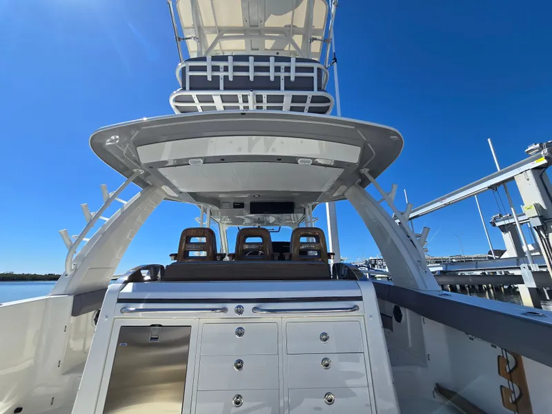 Slide: The Image of Boston Whaler 420 Outrage 2023 - 10