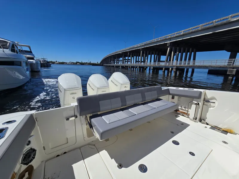 Slide: The Image of Boston Whaler 420 Outrage 2023 - 14