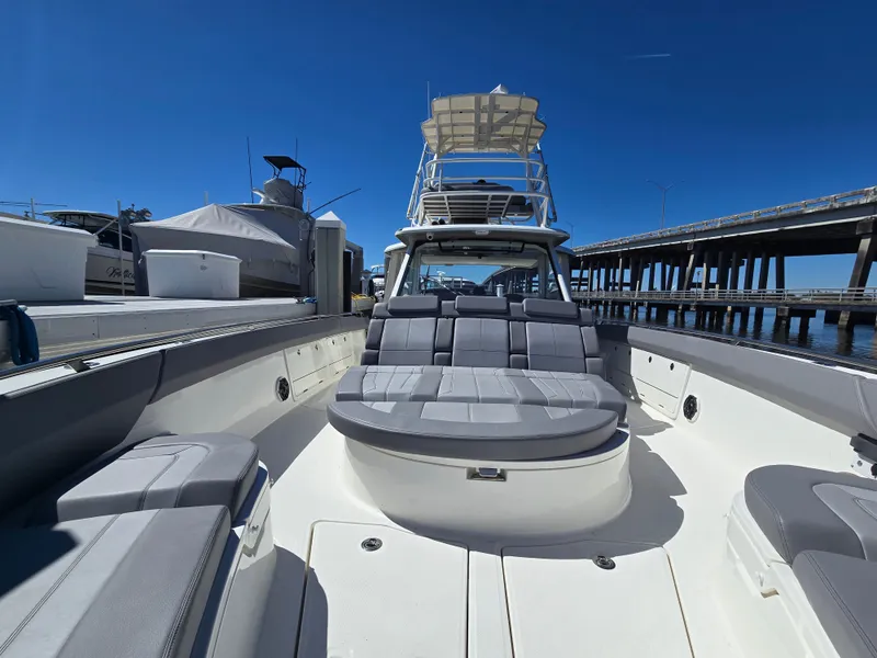 Slide: The Image of Boston Whaler 420 Outrage 2023 - 17