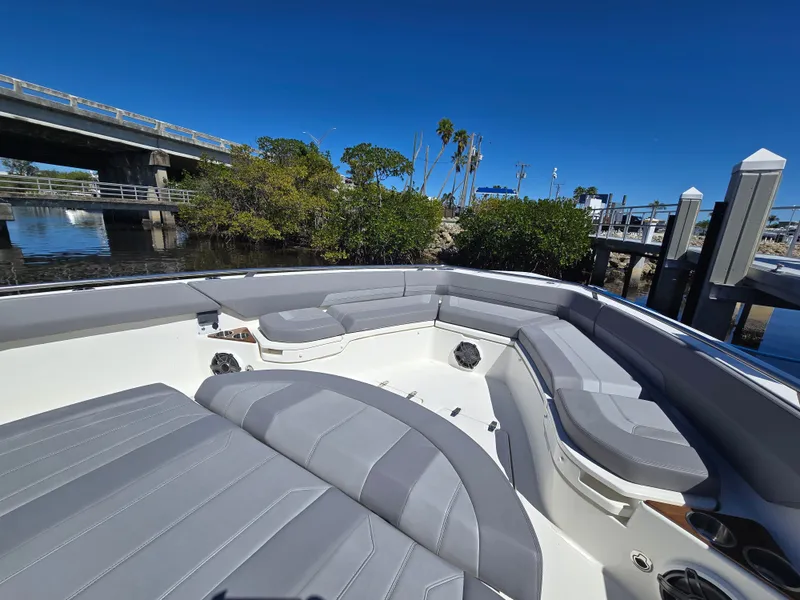 Slide: The Image of Boston Whaler 420 Outrage 2023 - 18