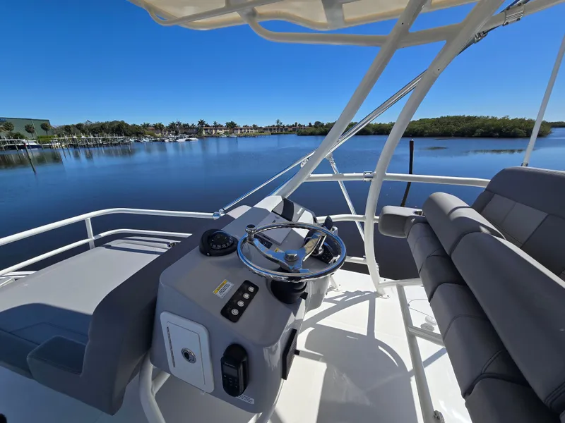 Slide: The Image of Boston Whaler 420 Outrage 2023 - 27