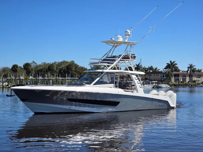 Slide: The Image of Boston Whaler 420 Outrage 2023 - 3