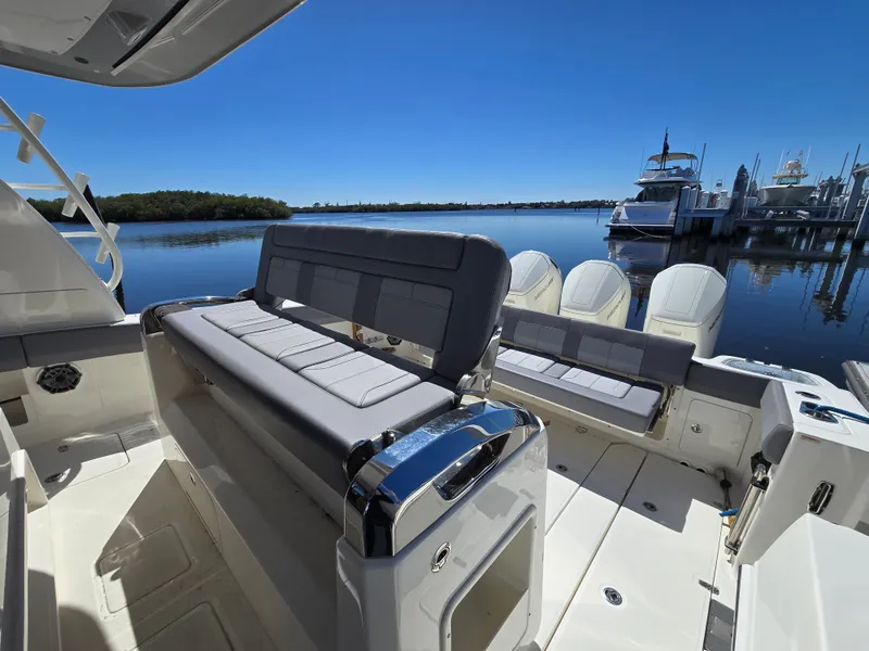 Slide: The Image of Boston Whaler 420 Outrage 2023 - 8