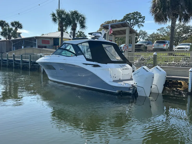 Slide: The Image of Sea Ray Sundancer 320 Outboard 2024 - 1