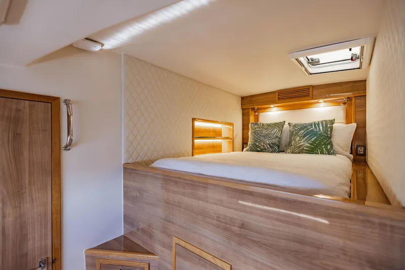 Slide: The Image of Knysna 500SE 2022 - 23