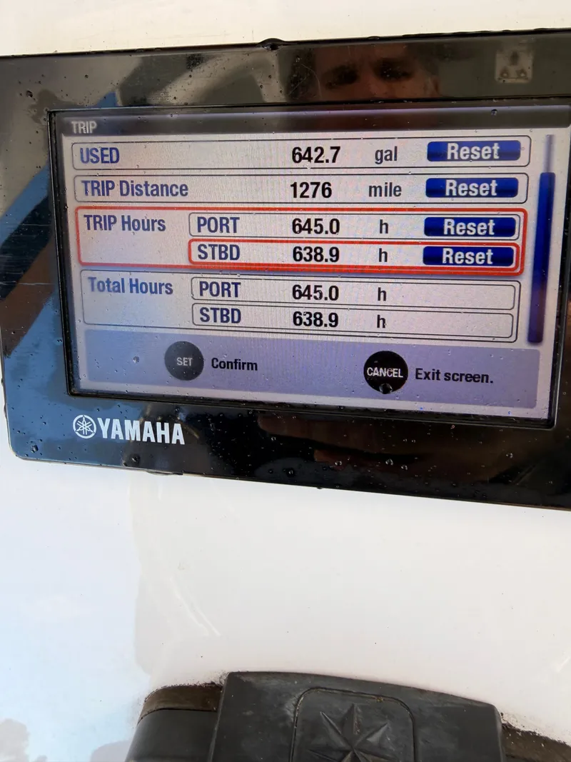 Slide: The Image of Yamaha display on Sea Hunt Gamefish 27 boat, 2016 model. - 26