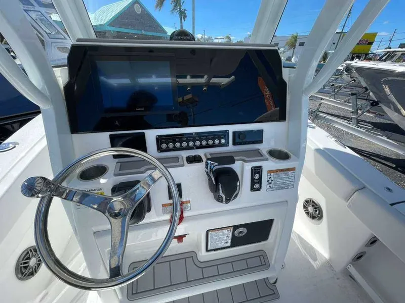 Slide: The Image of Sea Fox 248 Commander 2026 - 11