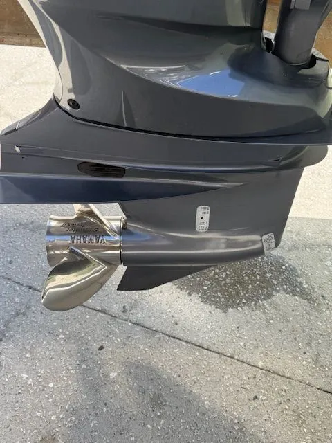 Slide: The Image of Yamaha outboard motor on a 2022 Sea Hunt 234 boat. - 6
