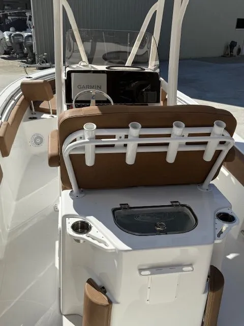 Slide: The Image of Interior view of a 2022 Sea Hunt 234 boat with Garmin equipment. - 7
