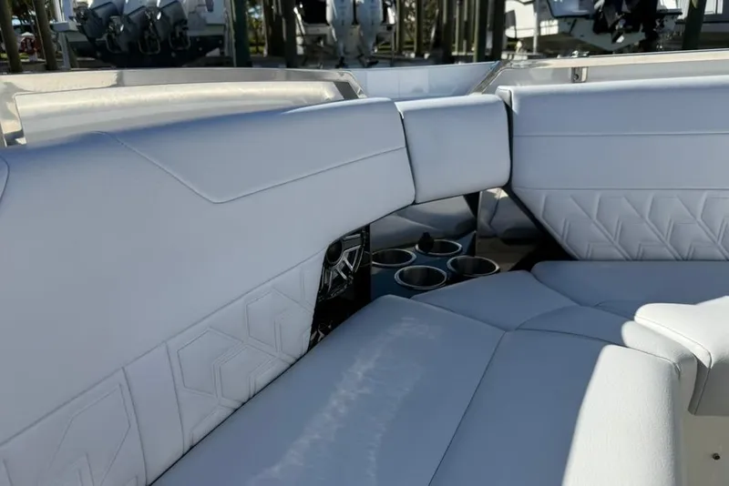 Slide: The Image of Navigation display on 2022 Formula 500 Super Sport Crossover boat dashboard. - 22