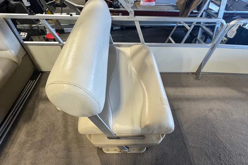 Slide: The Image of 2007 Sun Tracker Party Barge 18 Signature Series boat seat, beige upholstery. - 15
