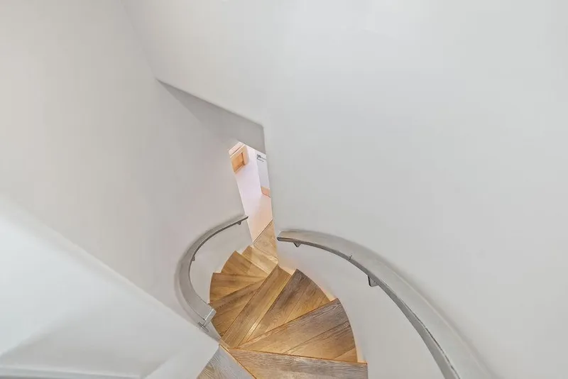 Slide: The Image of Curved wooden staircase with white walls, Horizon RP 110, 2014 model. - 55