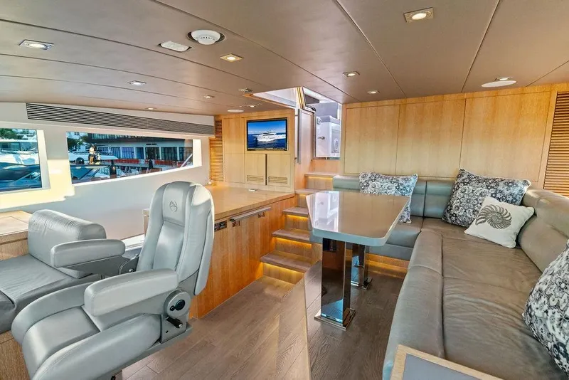 Slide: The Image of Luxurious interior of 2014 Horizon RP 110 yacht with plush seating and modern decor. - 91