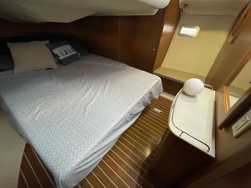 Slide: The Image of Hunter 44 DS 2006 - 18