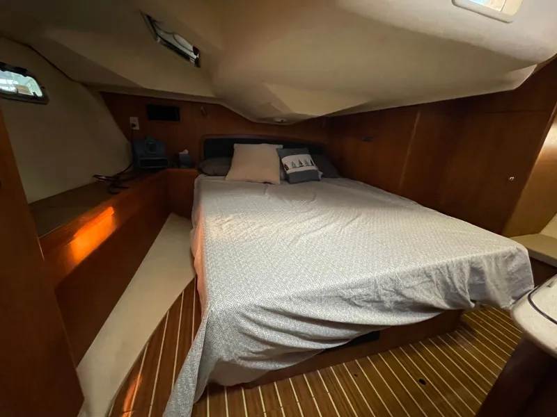 Slide: The Image of Hunter 44 DS 2006 - 19