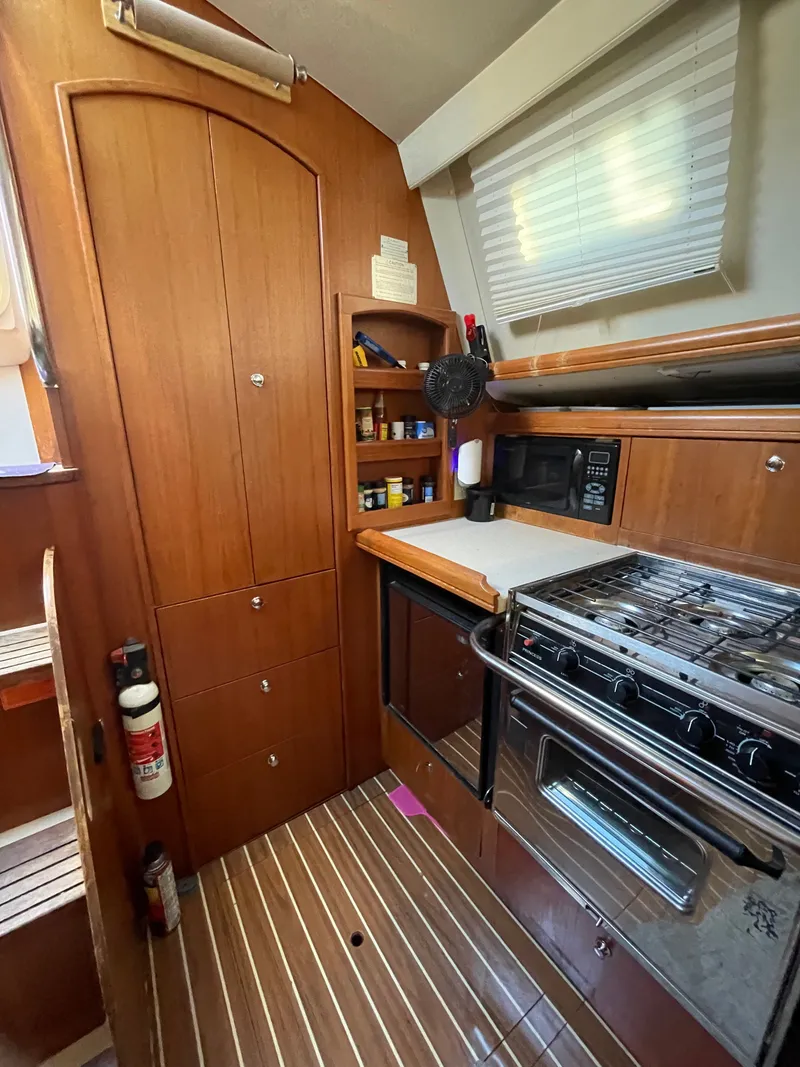 Slide: The Image of Hunter 44 DS 2006 - 27