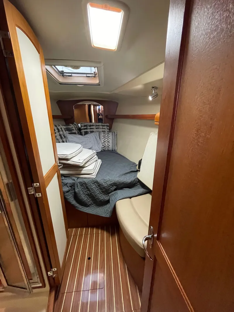 Slide: The Image of Hunter 44 DS 2006 - 30