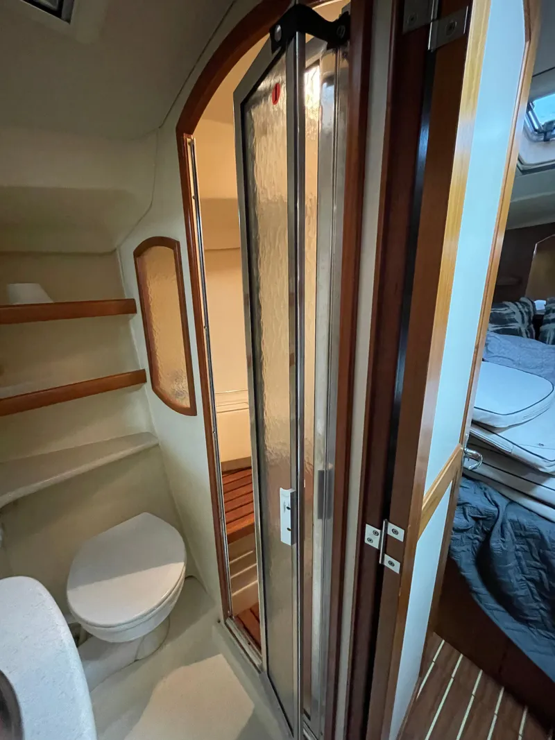 Slide: The Image of Hunter 44 DS 2006 - 32