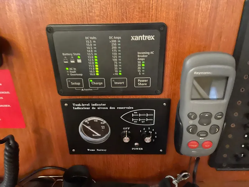 Slide: The Image of Hunter 44 DS 2006 - 33