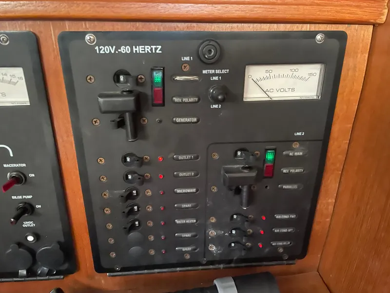 Slide: The Image of Hunter 44 DS 2006 - 35