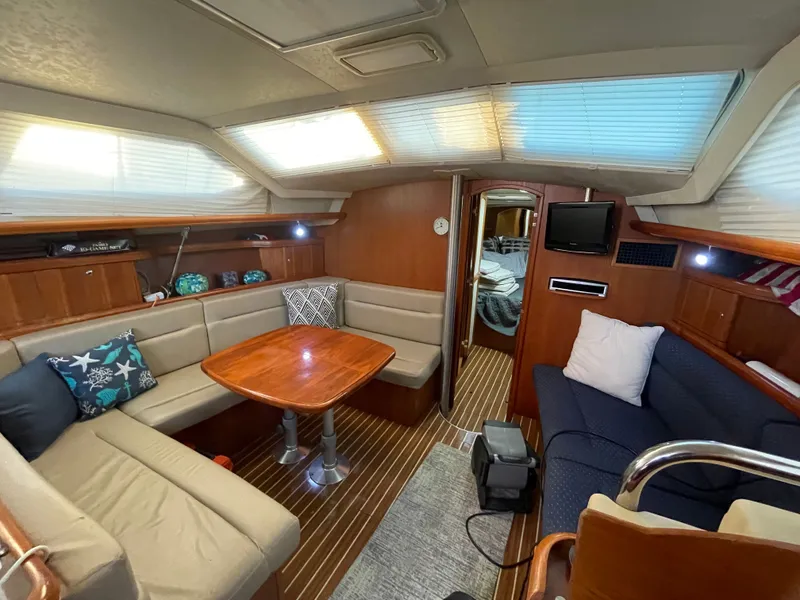 Slide: The Image of Hunter 44 DS 2006 - 6