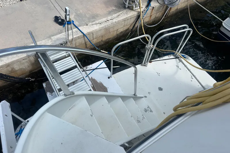 Slide: The Image of Carver Yachts Californian 48 1991 - 16