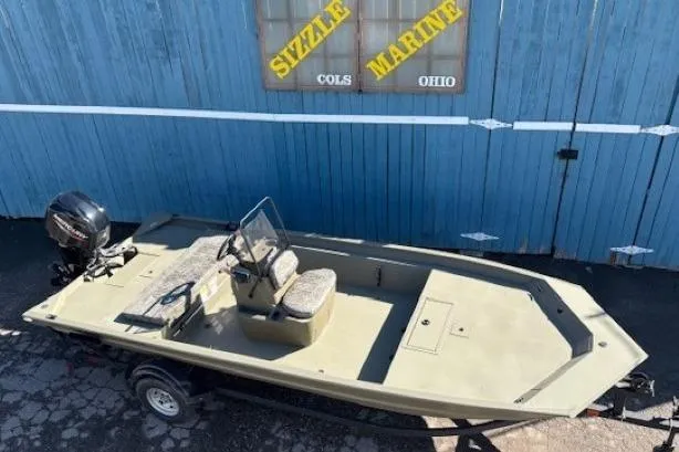 The Image of Tracker Grizzly 1860 CC 2026 - undefined