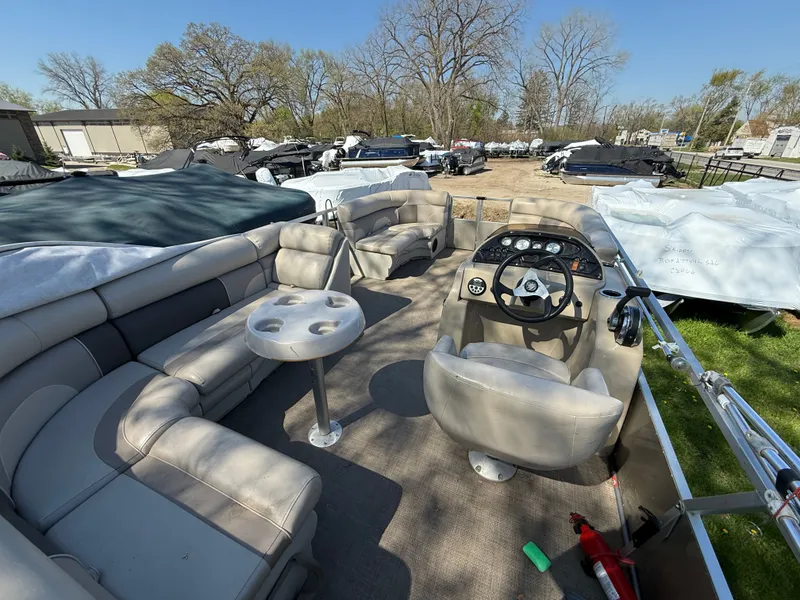 Slide: The Image of Interior view of a 2014 JC MFG SPIRIT 223TT FISH pontoon boat. - 29