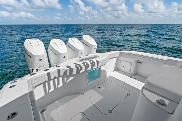 Slide: The Image of Yellowfin 42 Offshore 2024 - 44