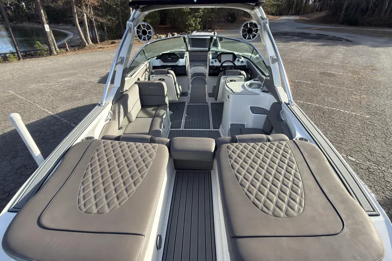 Slide: The Image of 2008 Sea Ray 270 SLX boat interior with luxurious seating and modern design. - 19