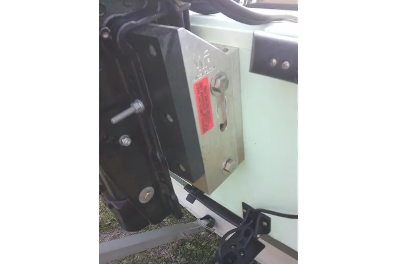 Slide: The Image of Close-up of 2020 Skimmer Skiff 14 SKIFF boat motor mount detail. - 11